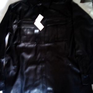 UNSEX PLEATER JACKET BLACK SIZE L ONLY